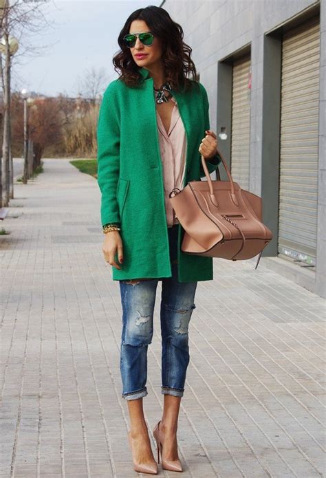 15 Fashionable Winter Outfit Ideas with Colored Coats | Styles Weekly