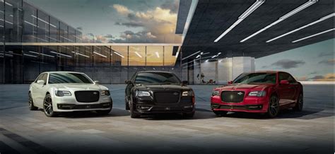 2023 Chrysler 300C brings back big V-8 power before production ends