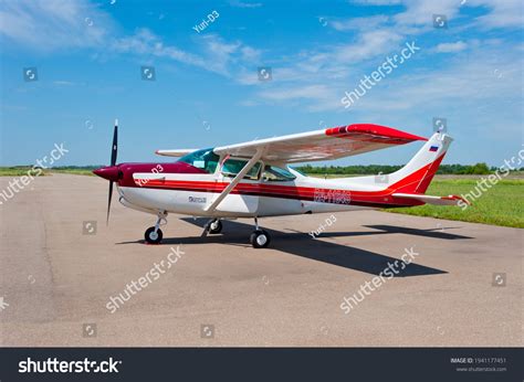 66 imagens de Cessna 182 airplane Imagens, fotos stock e vetores ...