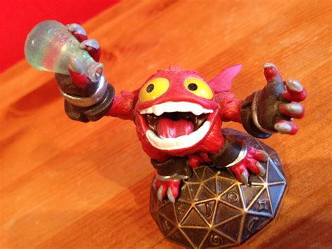 Fully Jointed Play Figures: Skylanders Giants Pop-Fizz