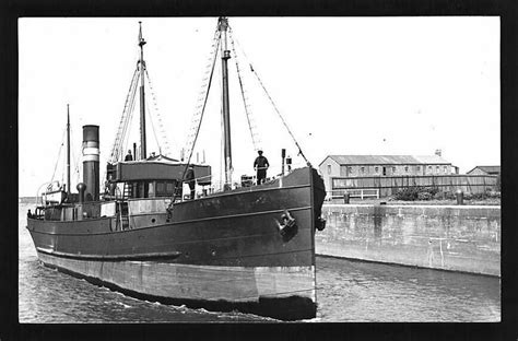 River cargo steamer | Steam boats, Boat, Merchant navy