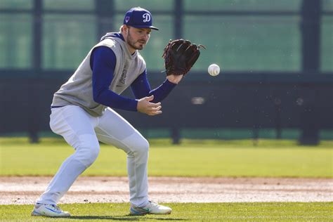 Manager Dave Roberts Says Dodgers Infielders Gavin Lux, Max Muncy ...