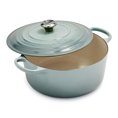 Le Creuset Signature Round Dutch Oven - The Original Dish