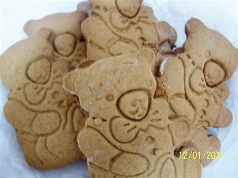 Gluten Free Gingerbread men cookies, or bears! - Skinny GF Chef healthy and great tasting gluten ...