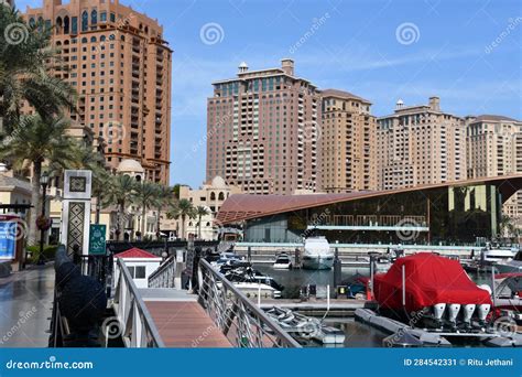 Marina on the Pearl Island in Doha, Qatar Editorial Photo - Image of ...