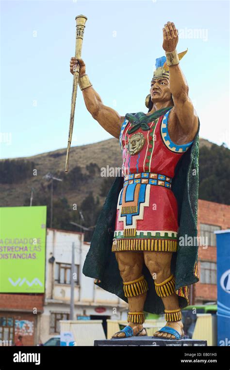 Manco Capac Statue am südlichen Ufer der Meerenge von Tiquina am Titicaca-See in San Pedro de ...