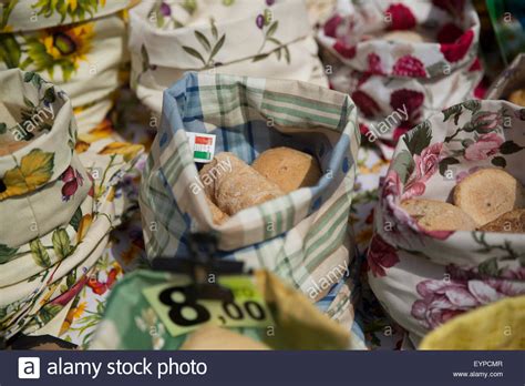 bread for sale in an Italian food market Stock Photo - Alamy