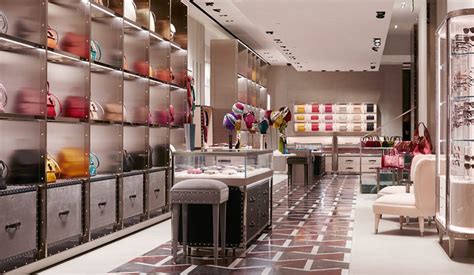 Milan Fashion Boutiques: Gucci unveils new store concept | Milan Design Agenda.