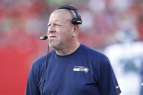 Report: Seahawks fire offensive line coach Tom Cable