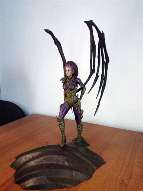 2 variants Kerrigan figure Starcraft figurine Zerg | Etsy