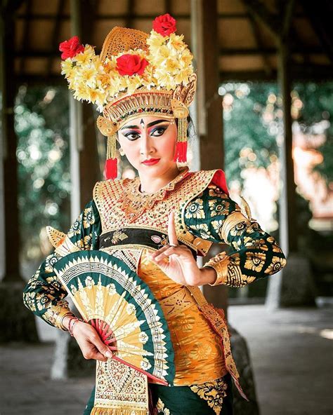 Legong dancer - Bali | Baju tari, Budaya, Gadis cantik asia