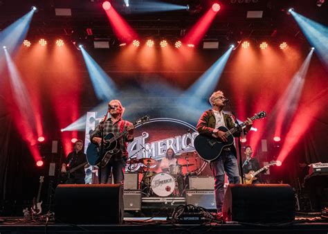 [Gig Review] America, Mitch King - Canberra Theatre - Tue, 3 Dec - BMA Mag