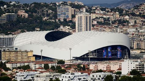 Rugby World Cup: Chaos for fans entering Stade Velodrome for England vs ...