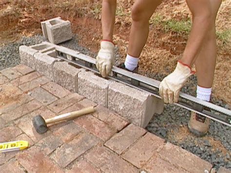 How to Build a Block Retaining Wall | how-tos | DIY