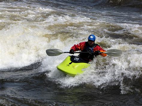 A guide to the different types of kayaking