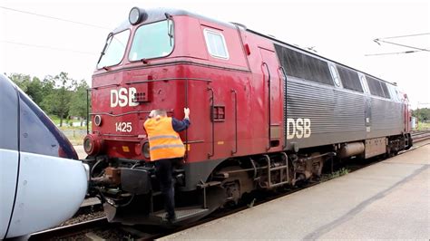 DSB: Old MZ 1425 locomotive and IC4 train - YouTube