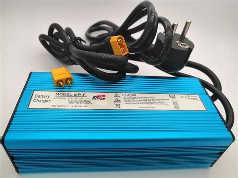 12V 20Ah 50Ah 100Ah LiFePo4 120W LCD Battery Charger