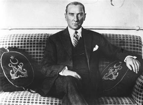 09:05: Türkiye prepares to remember founder Atatürk | Daily Sabah