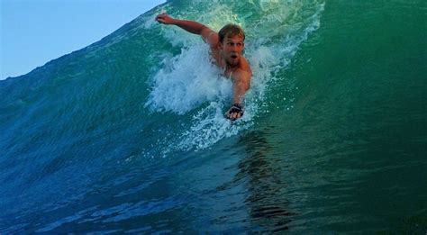 Bodysurfing: Ultimate Guide To Everything You Need To Know | Bodhi Surf