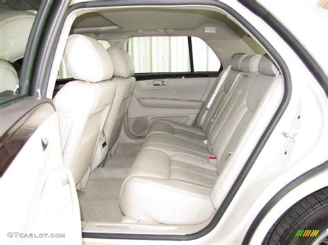 Light Linen/Cocoa Accents Interior 2011 Cadillac DTS Premium Photo ...