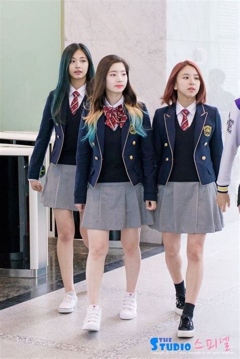 Razones para shipear MiChaeng | Moda uniforme escolar, Uniformes ...