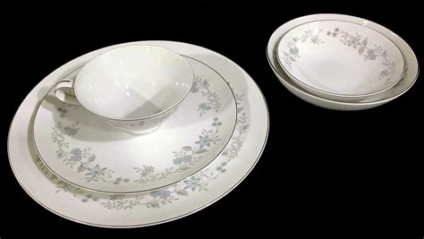 Lot - (94pc) Mikasa Fine China, Narumi Pattern