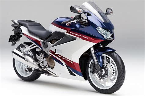 ホンダ「VFR800F」【1分で読める 2021年に新車で購入可能なバイク紹介】 - webオートバイ