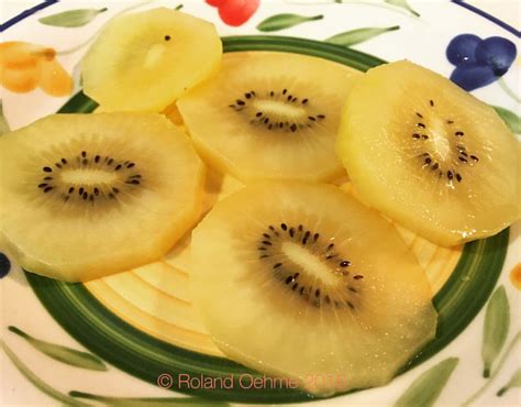 I enjoyed a beautiful yellow kiwi yesterday! I love the gr… | Flickr