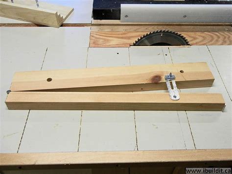 How To Make A Taper Jig For The Table Saw - IBUILDIT.CA