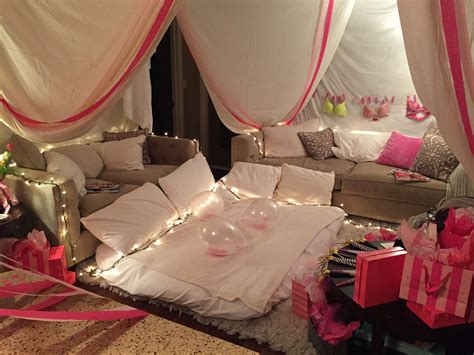 the Ultimate Slumber Party/Fort #slumberparty #bacheloretteparty #victoriassecrettheme Slumber ...