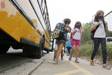 Photos: First day back to school at Landmark Elementary in McHenry – Shaw Local