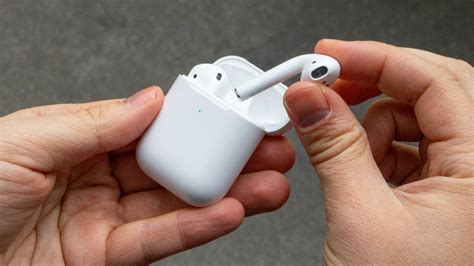 Apple AirPods (2019) vs Samsung Galaxy Buds: which is best for you? – Top Mobiles Bank