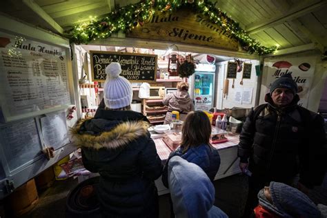 Zagreb Christmas Market - Advent U Zagrebu - TravelingMel