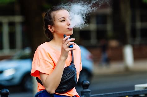 New Zealand to ban disposable vapes