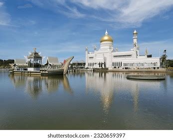 Palace Sultan Brunei Stock Photo 2320659397 | Shutterstock