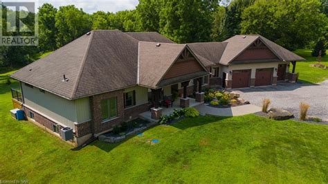 1161 Effingham St, Ridgeville, Ontario L0S 1M0 (26946575) | The Kate Broddick Team