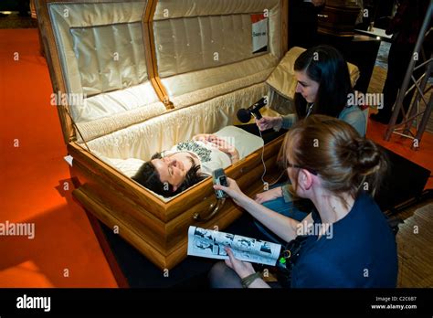 Dead woman and casket hi-res stock photography and images - Alamy