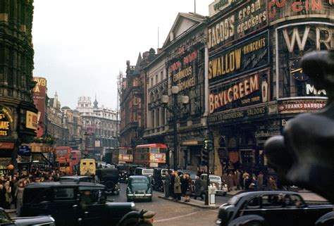 Vintage London Street Scene - HD Wallpaper