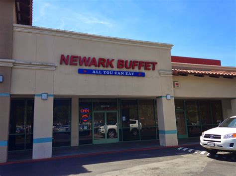 The Pastry Chef's Baking: Restaurant Review: Newark Buffet