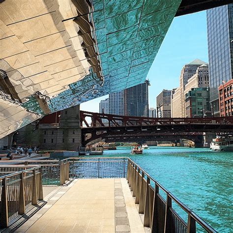 A Complete Guide to the Chicago Riverwalk | UrbanMatter