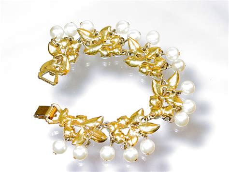 Florenza Pearl Rhinestone Dangle Bracelet