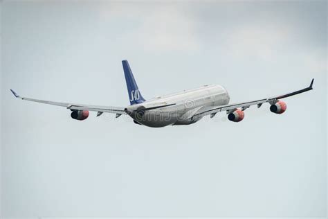 Airbus A340-300 takeoff editorial stock photo. Image of airport - 113559928