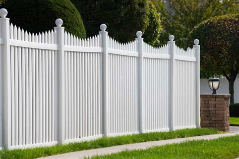 How Long Does a Vinyl Fence Really Last