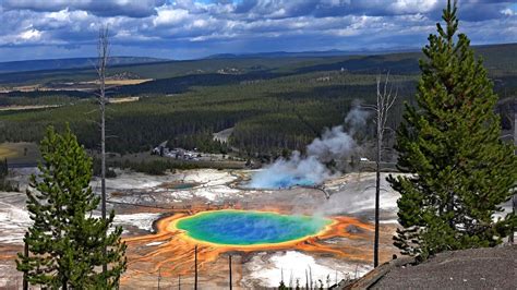 The Beauty of Yellowstone National Park - Traveldigg.com