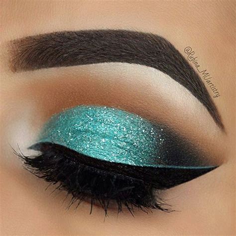 Turquoise glitter | Turquoise eye makeup, Turquoise makeup, Teal eye makeup