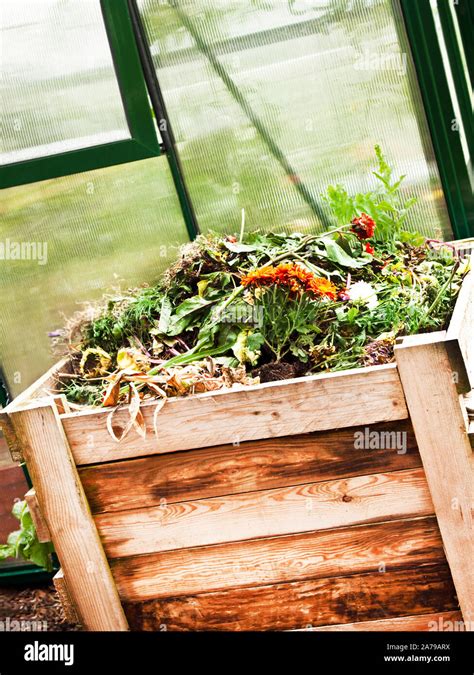 Garden - compost box Stock Photo - Alamy