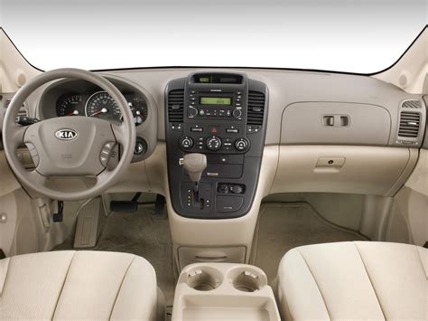 2008 Kia Sedona - Kia Minivan Review - Automobile Magazine