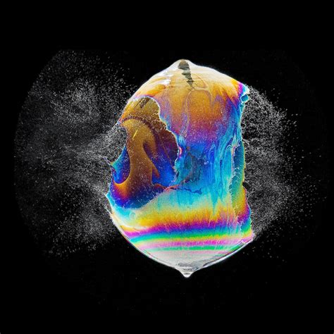 High-Speed Photography Captures Bursting Bubbles