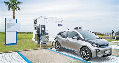 BMW charging station reuses old EV batteries