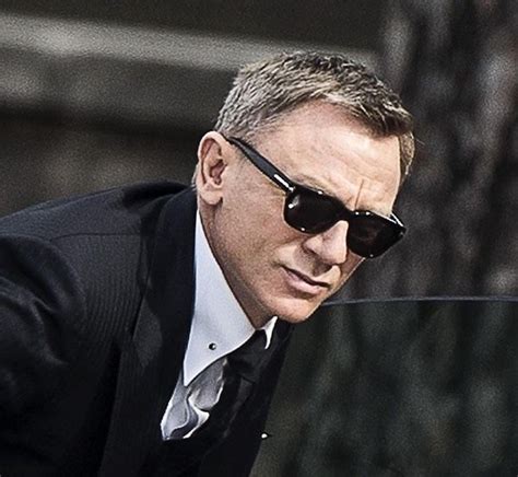 Daniel Craig as James Bond 007 in Spectre (2015) | Daniel craig james bond, Daniel craig, Daniel ...